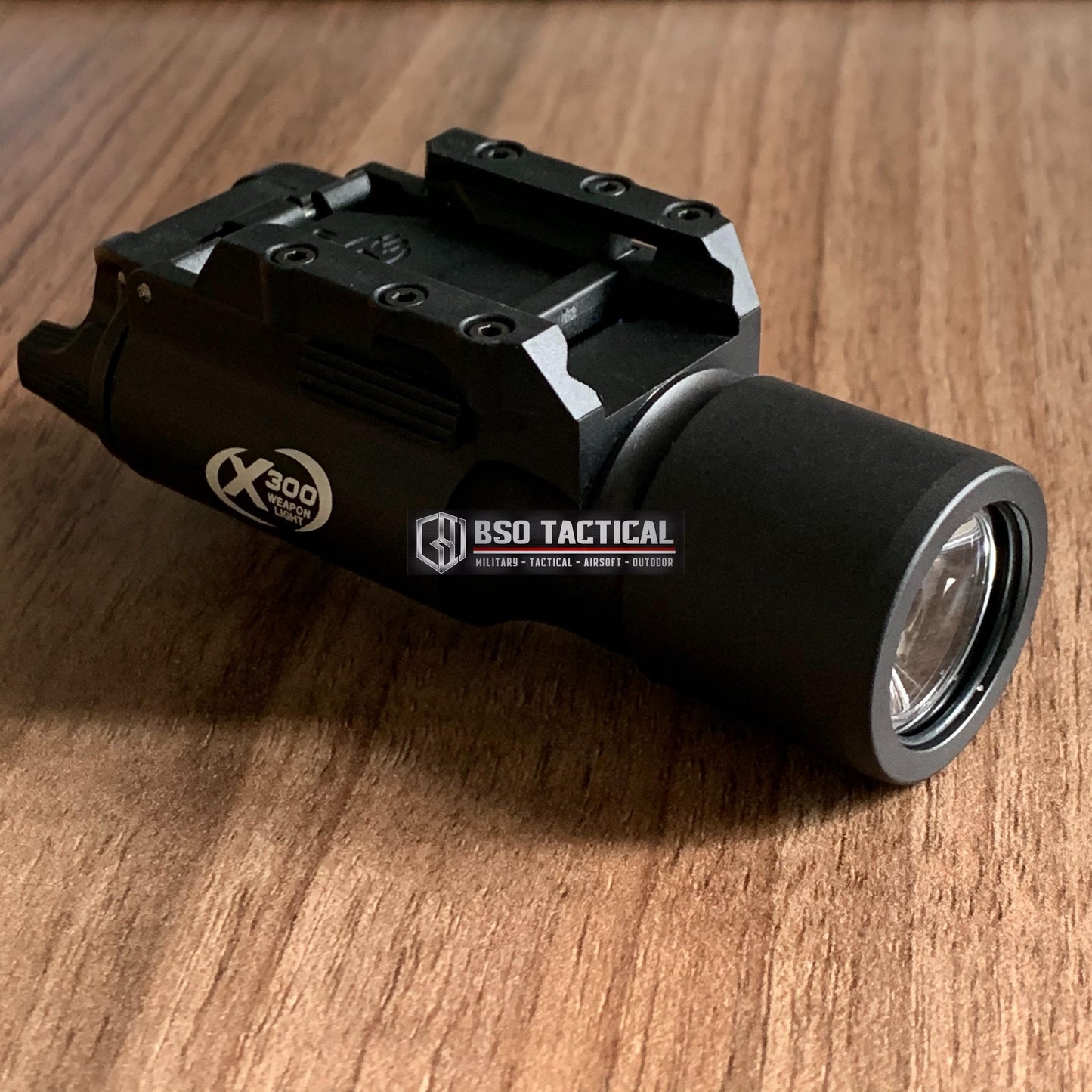 Senter SF X300 LED Flashlight Picatinny Full Metal LED Light