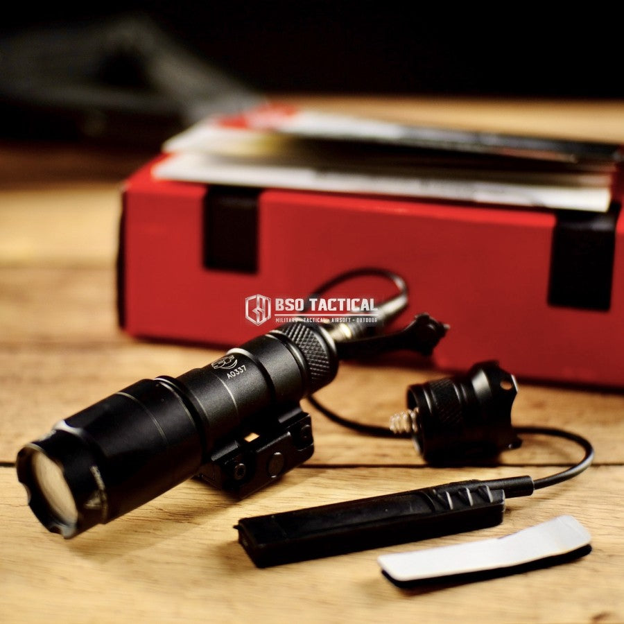 Senter Tactical SF M300A 280LM Flashlight Light Metal - Picatinny