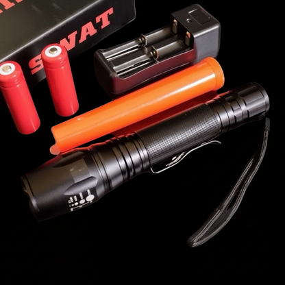 Senter Outdoor LED Flashlight Zoom 2 Rechargeable Battery Set