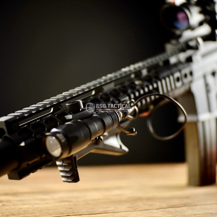 Senter Tactical SF M300A 280LM Flashlight Light Metal - Picatinny