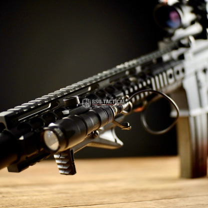 Senter Tactical SF M300A 280LM Flashlight Light Metal - Picatinny